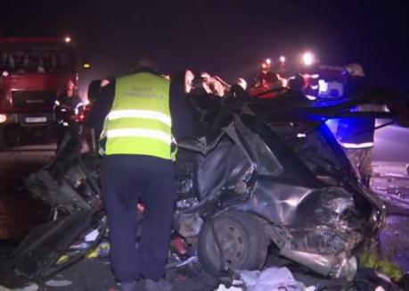 Groaznic! Şase morţi, într-un accident, pentru că un şofer de 28 de ani a vrut să se sinucidă